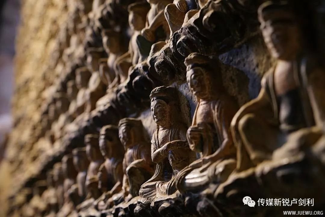 钟山石窟雕像