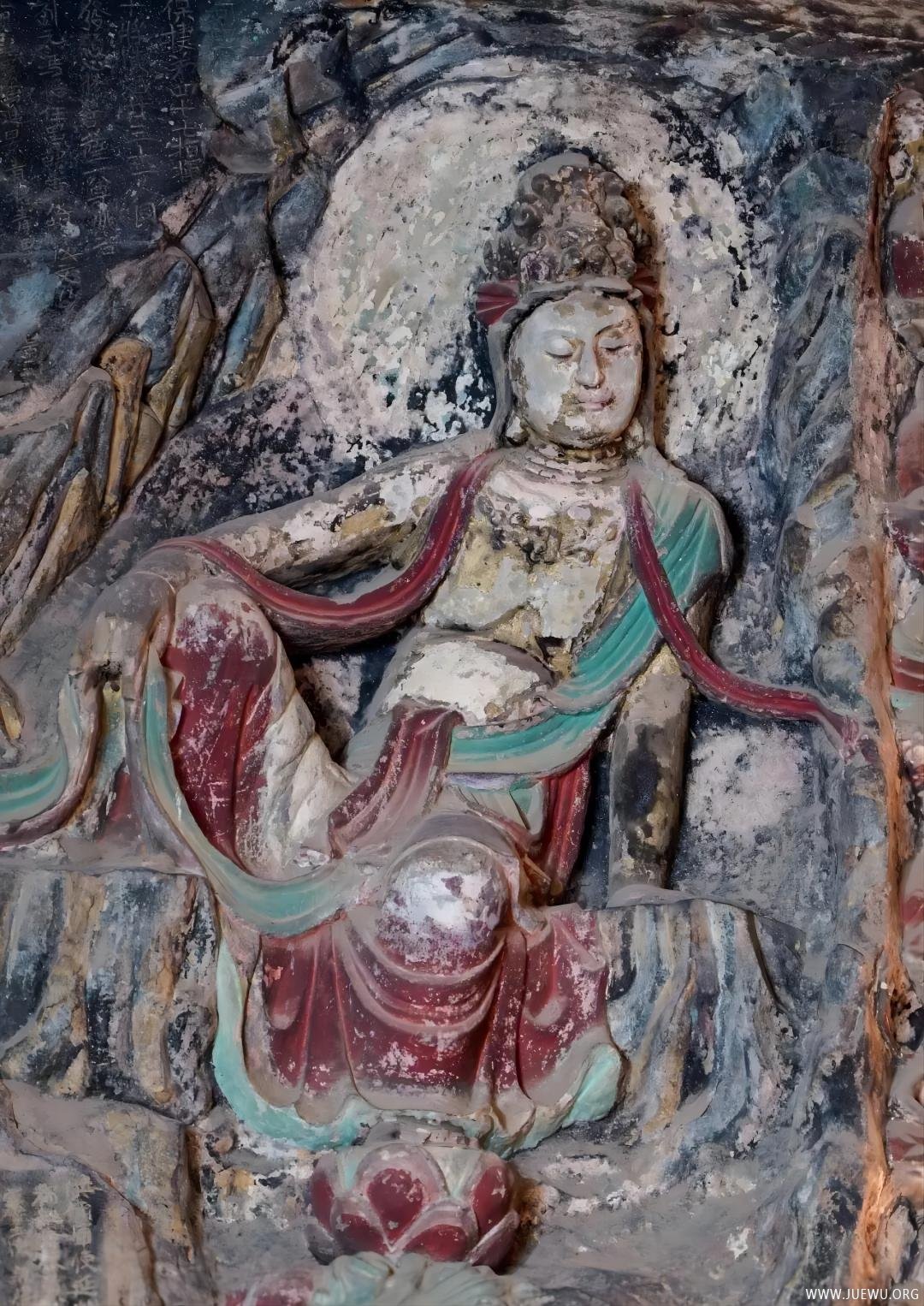 钟山石窟雕像