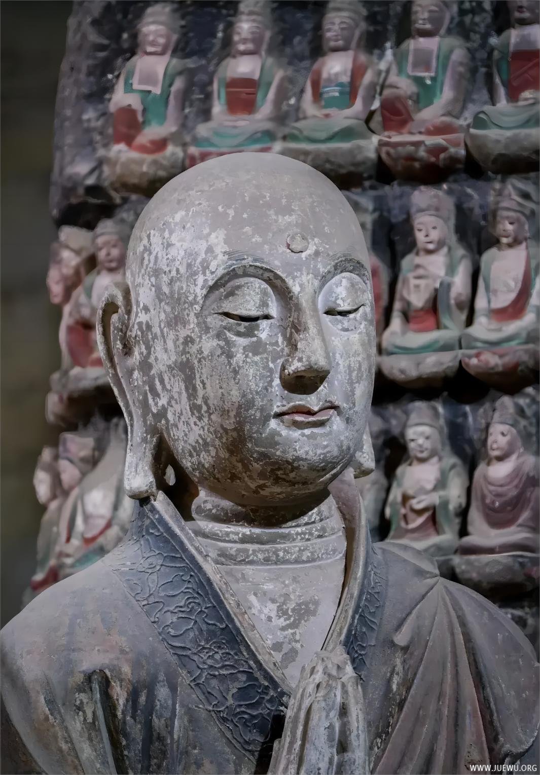 钟山石窟雕像